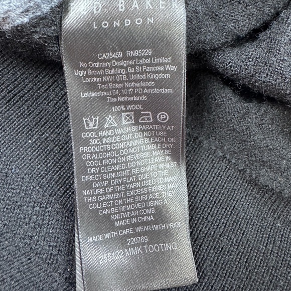 Ted Baker London Mens Black 100 Wool 1/4 Zip Sweater Skull Logo Size 4 - Picture 3 of 7